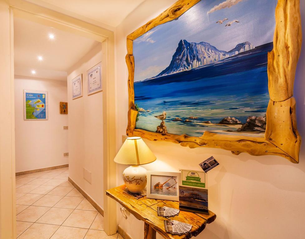B&B Rotta Per Tavolara 포르토산파울로 외부 사진