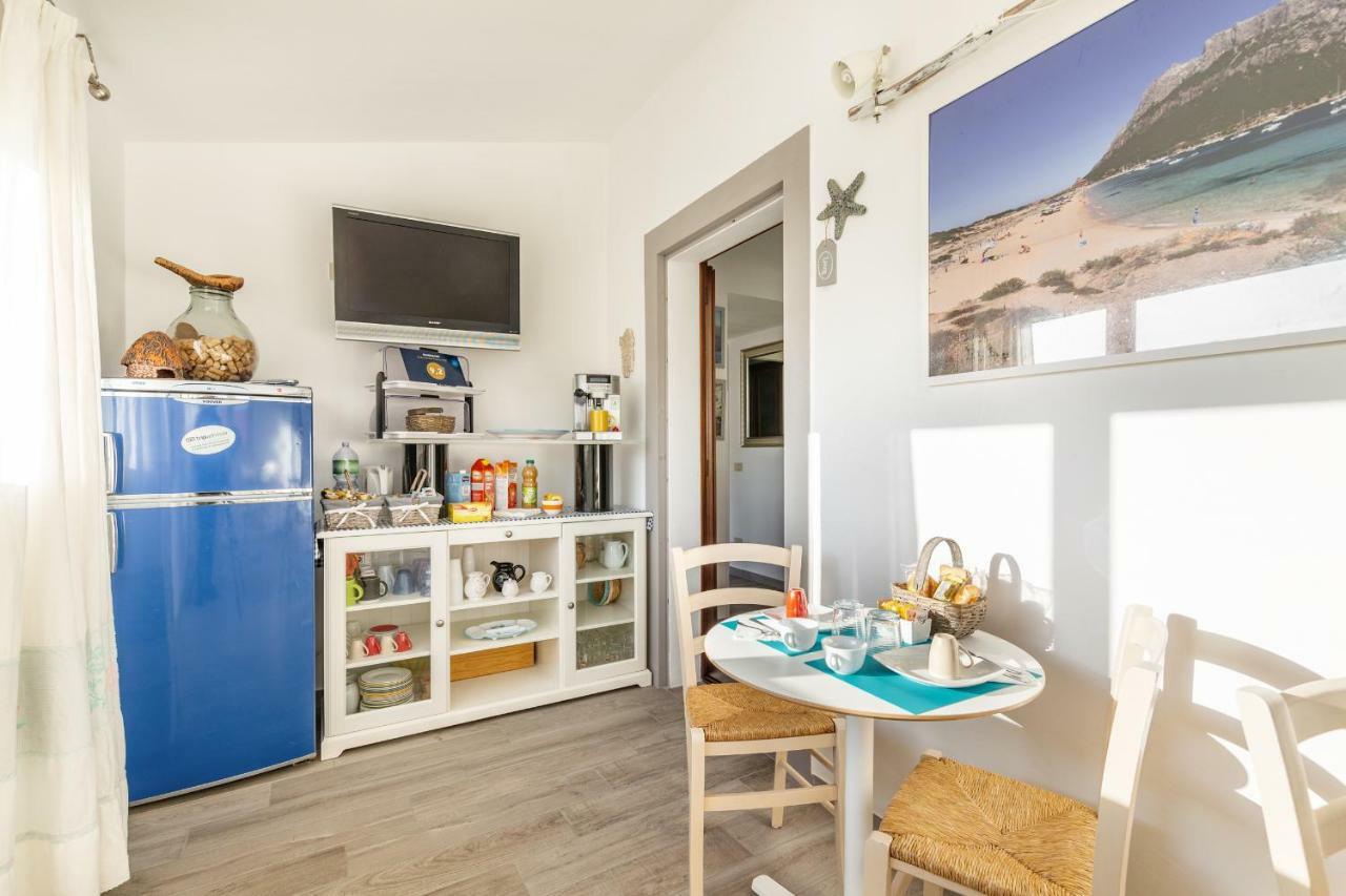 B&B Rotta Per Tavolara 포르토산파울로 외부 사진