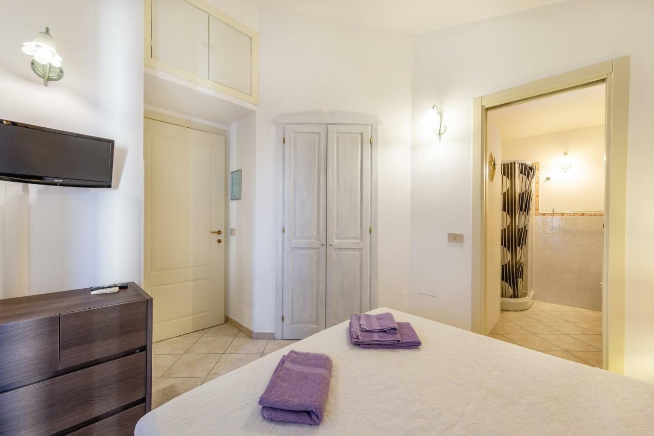 B&B Rotta Per Tavolara 포르토산파울로 외부 사진